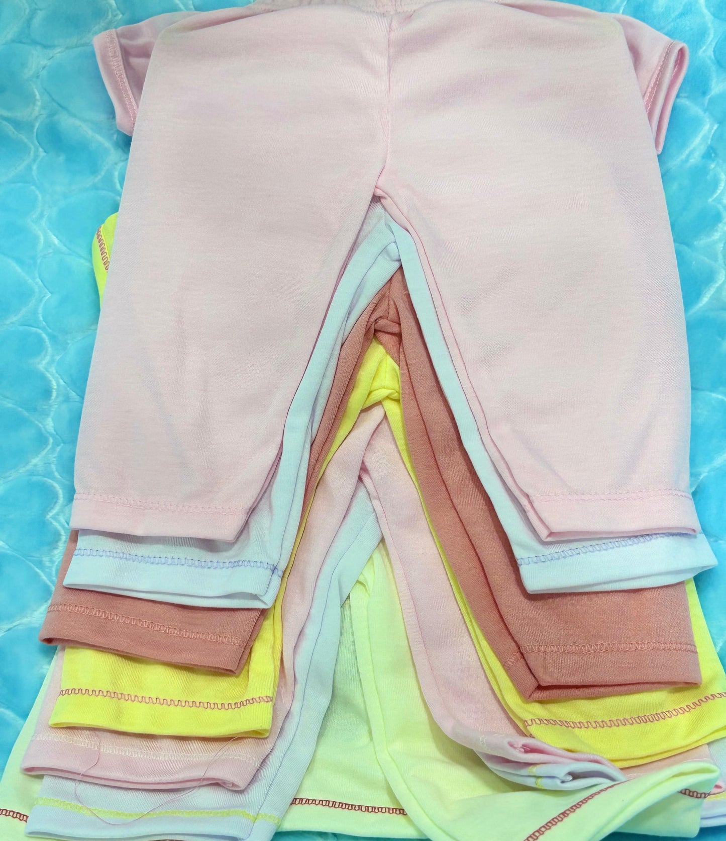 SET SEMANARIO DE 18 PIEZAS CON GORRITOS